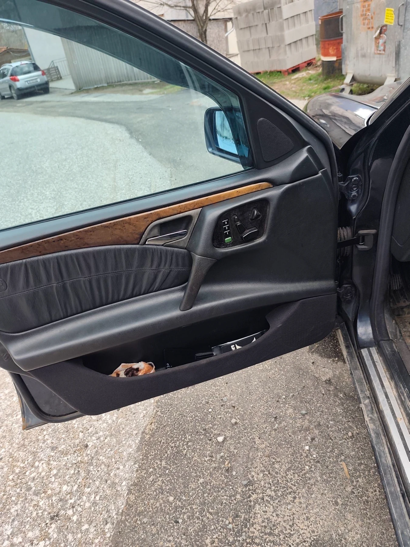 Mercedes-Benz E 280 E280 4Matic GAZ, снимка 10 - Автомобили и джипове - 56011745