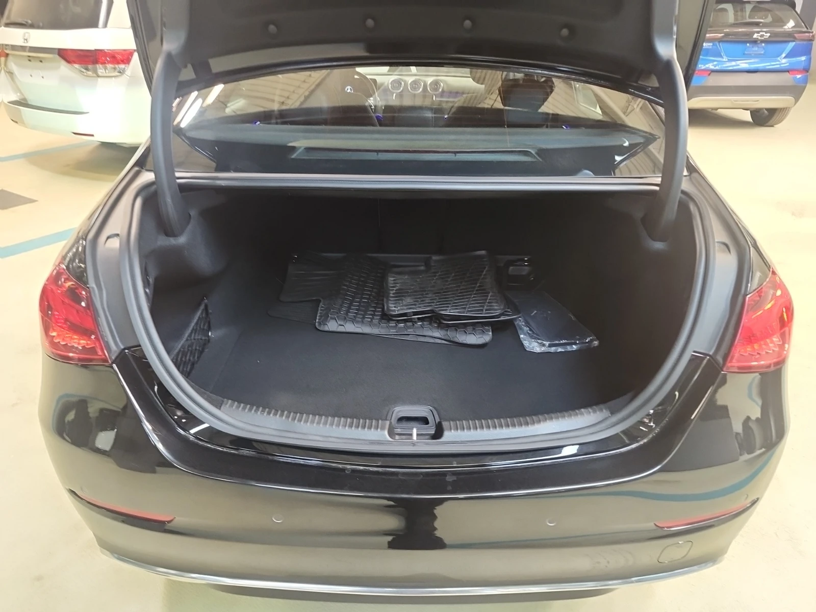 Mercedes-Benz C 300 | Mobile.bg � ����������� 13