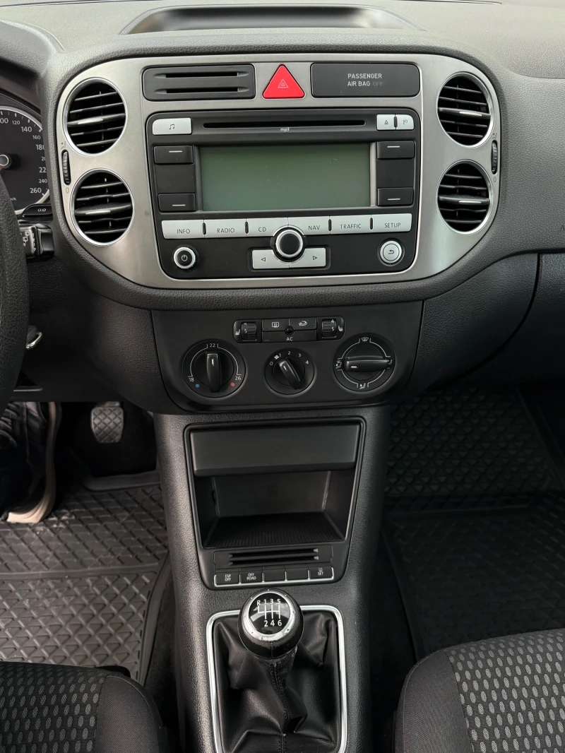 VW Tiguan 1.4Turbo 150кс * 4-Motion* , снимка 15 - Автомобили и джипове - 52091994