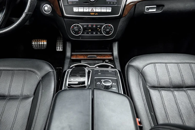 Mercedes-Benz GLE 400 4MATIC HARMAN/KARDON* PANO* ПОДГРЕВ* 360CAM* , снимка 6 - Автомобили и джипове - 52801412