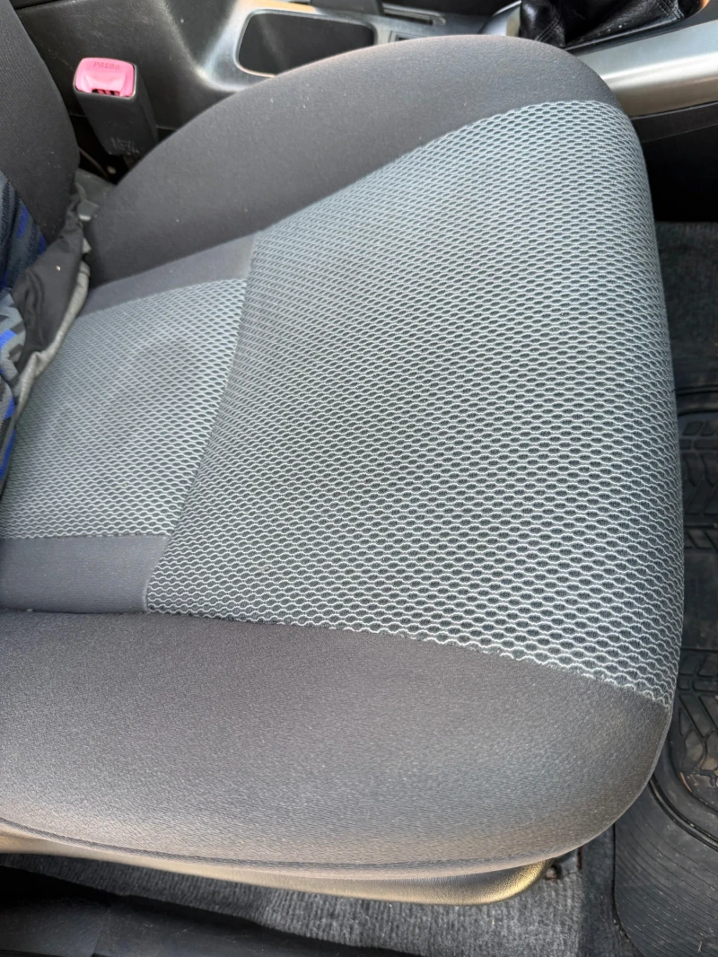 Toyota Rav4, снимка 9 - Автомобили и джипове - 53057930