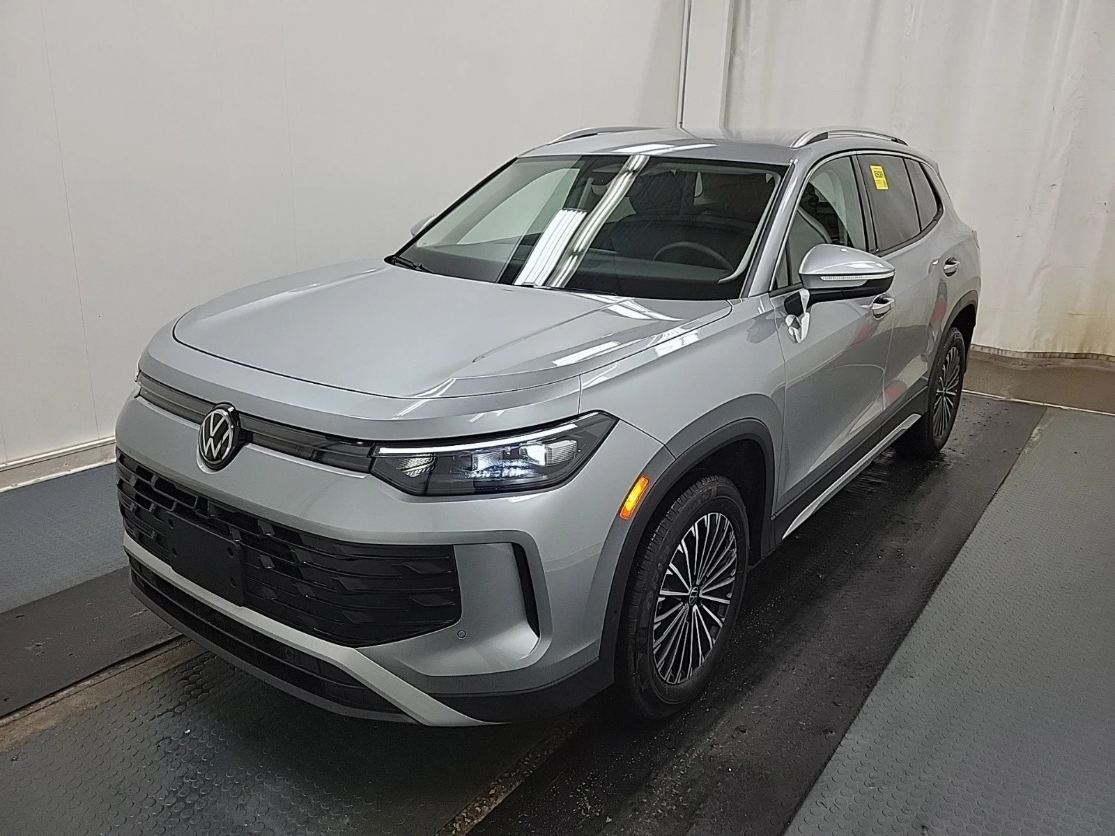 VW Tiguan COMFORTLINE | ДИГИТАЛНО ТАБЛО| ДВА КЛЮЧА| KEYLESS| | Auto.bg — изображение 1