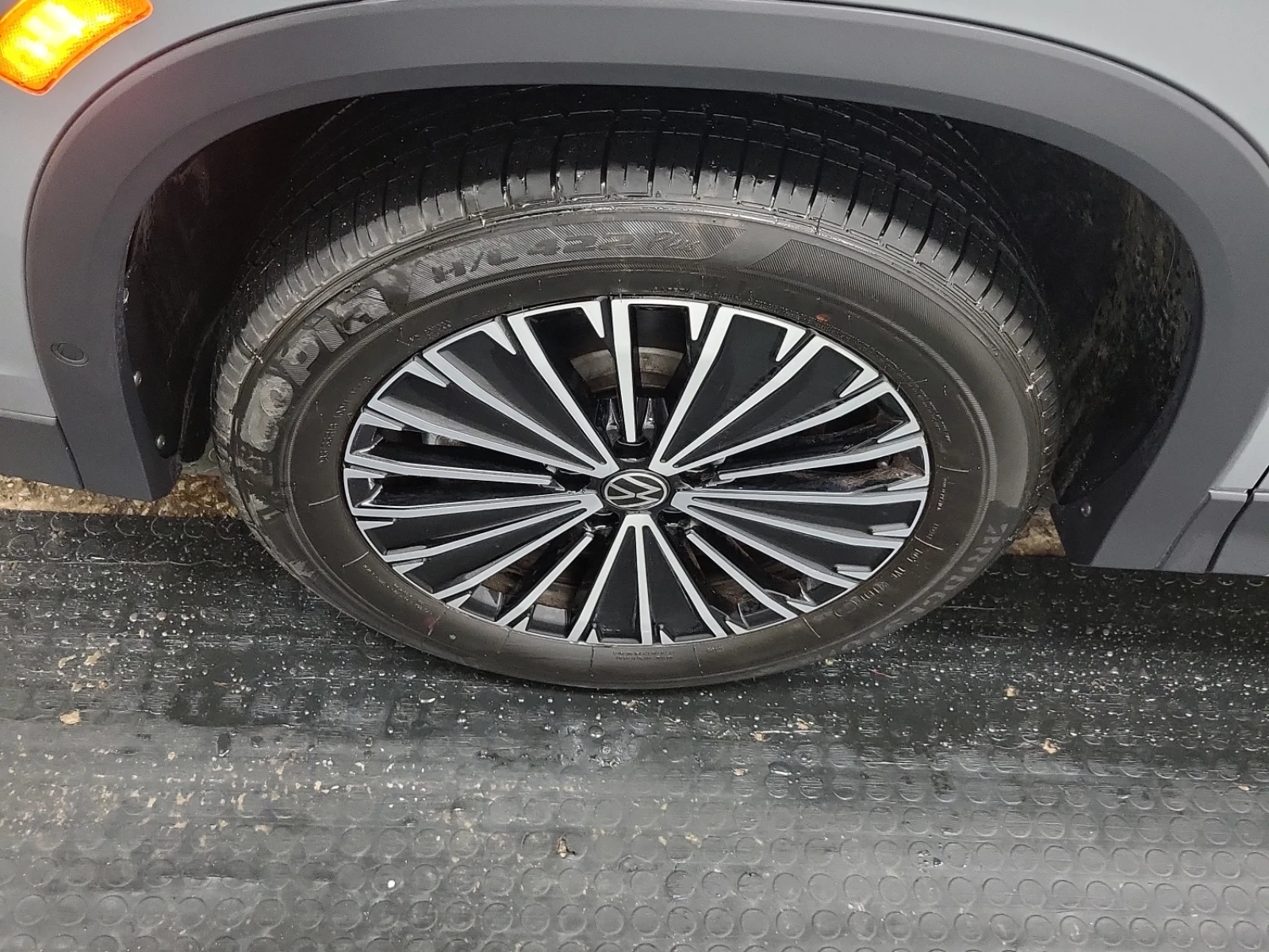 VW Tiguan COMFORTLINE | ДИГИТАЛНО ТАБЛО| ДВА КЛЮЧА| KEYLESS|, снимка 6 - Автомобили и джипове - 54083676