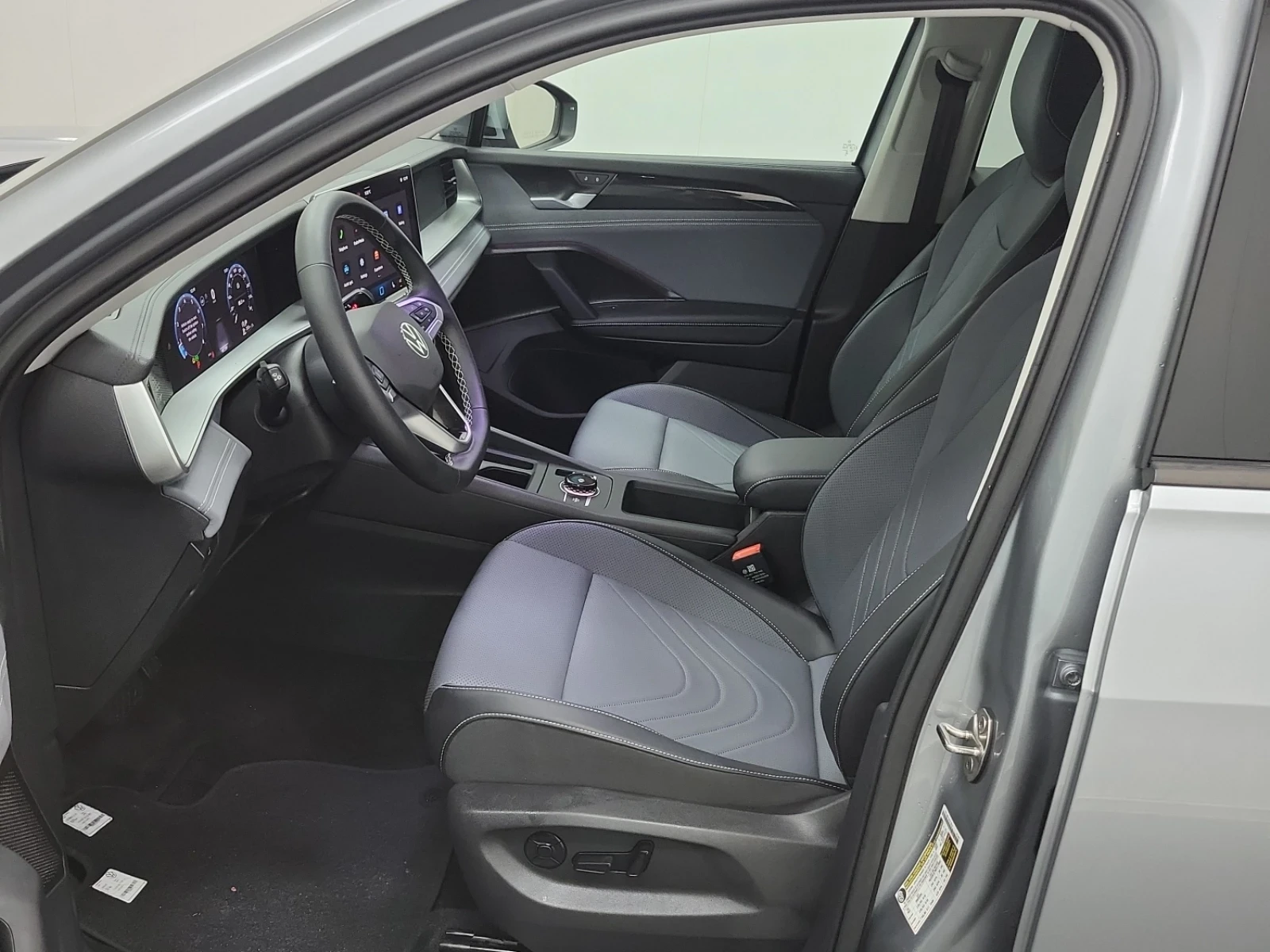 VW Tiguan COMFORTLINE | ДИГИТАЛНО ТАБЛО| ДВА КЛЮЧА| KEYLESS|, снимка 5 - Автомобили и джипове - 54083676