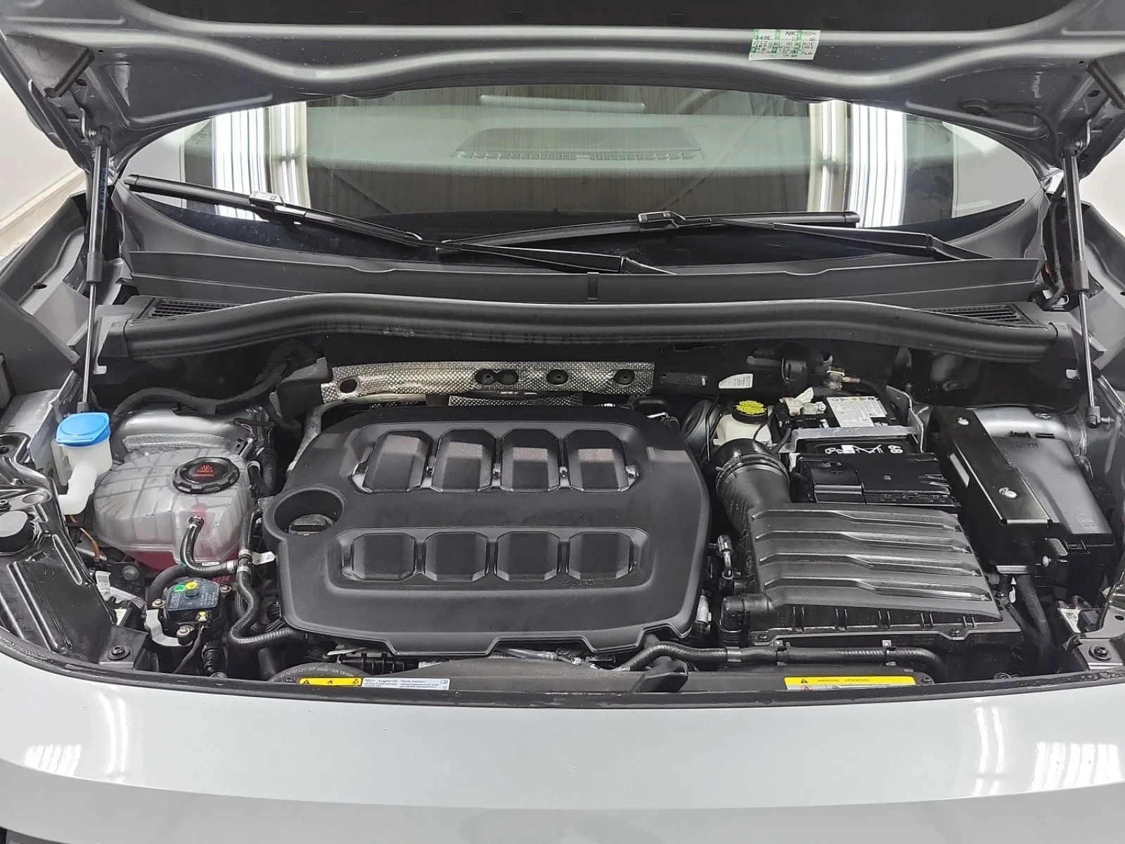 VW Tiguan COMFORTLINE | ДИГИТАЛНО ТАБЛО| ДВА КЛЮЧА| KEYLESS|, снимка 14 - Автомобили и джипове - 54083676