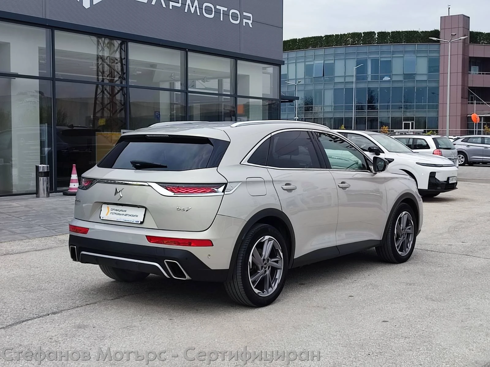 DS DS 7 Crossback Rivoli E-TENSE 1.6PHEV (225hp) AT8, снимка 6 - Автомобили и джипове - 54253749