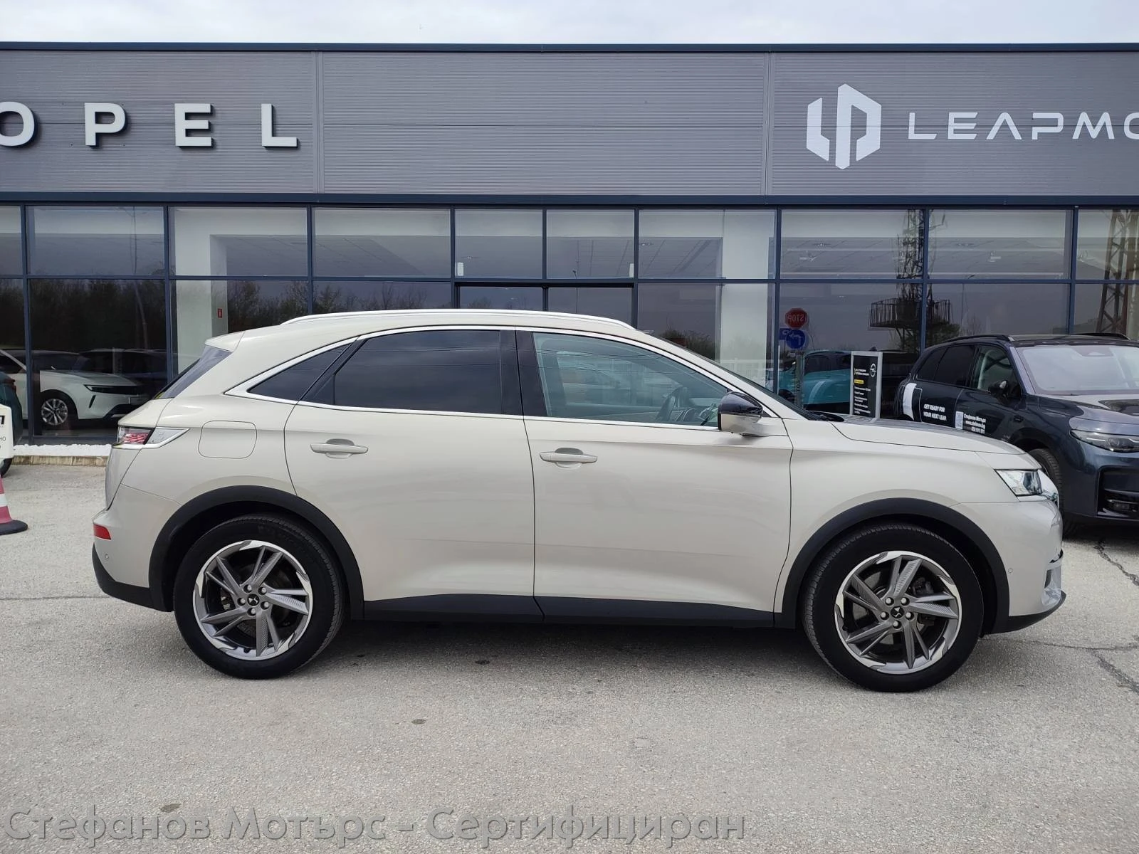 DS DS 7 Crossback Rivoli E-TENSE 1.6PHEV (225hp) AT8, снимка 5 - Автомобили и джипове - 54253749