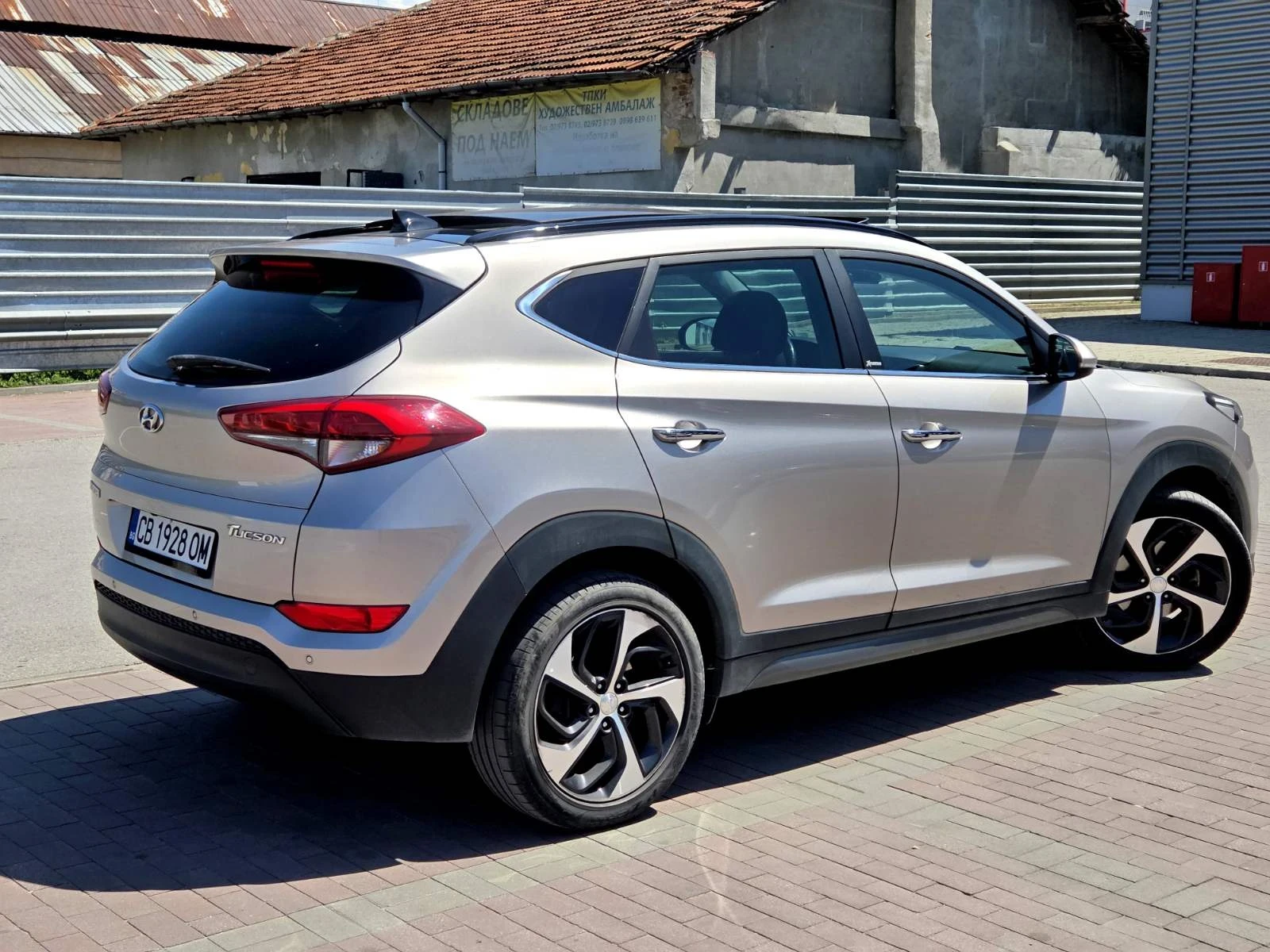 Hyundai Tucson 1.7 CRDI AUTOMATIC 2017, снимка 15 - Автомобили и джипове - 54685187