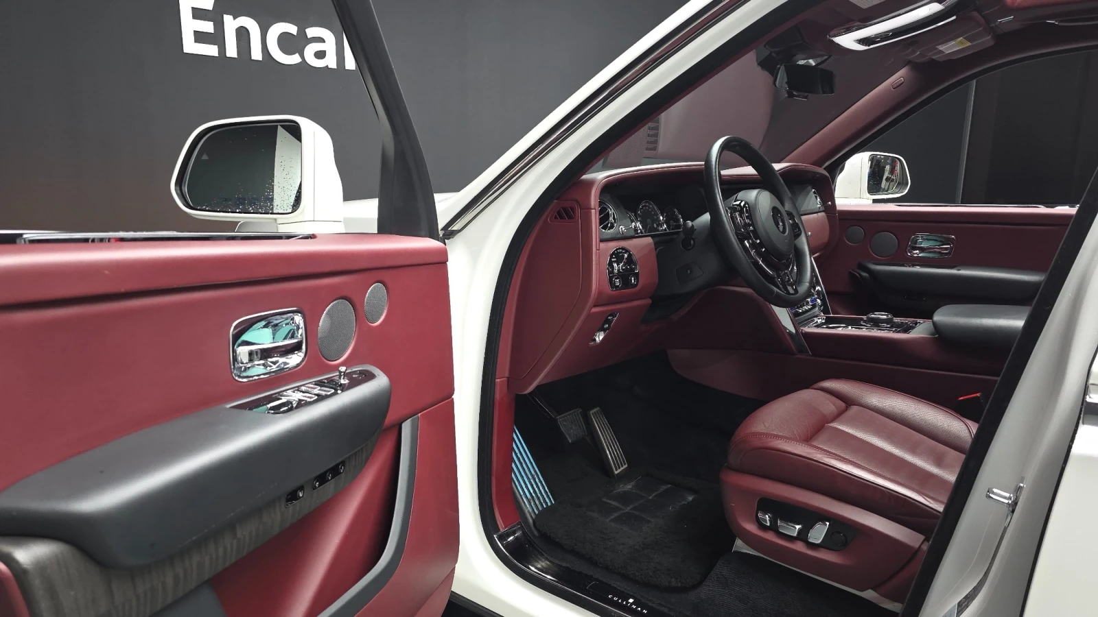 Rolls-Royce Cullinan * 2020* CULLINAN* 6.7L* ЦЕНАДОБГ* БЕЗ АНАЛОГ* , снимка 9 - Автомобили и джипове - 54866053