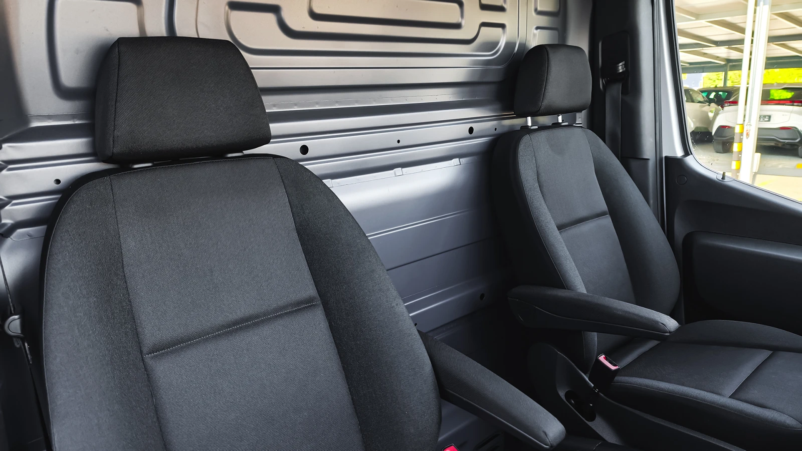 Mercedes-Benz Sprinter Panel Van 317 CDI L3H2 3.5t RWD, снимка 12 - Бусове и автобуси - 55175055