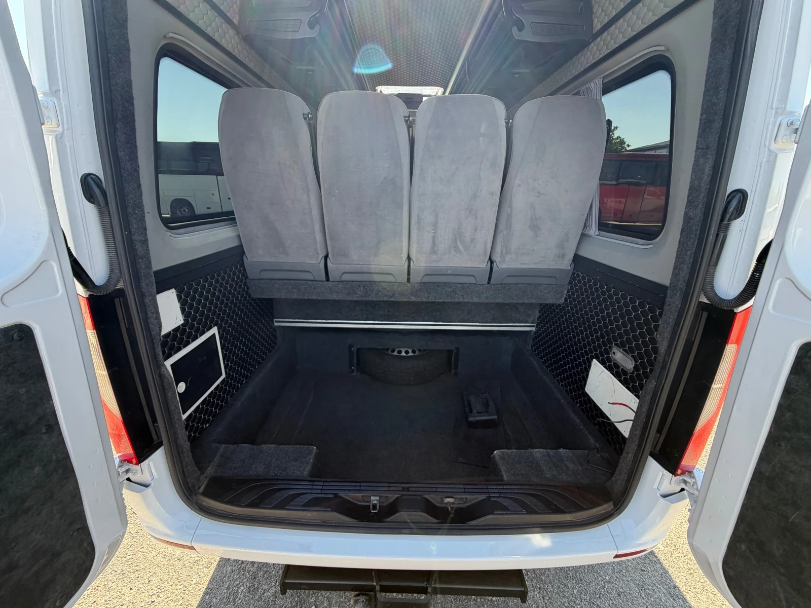 Mercedes-Benz Sprinter 519 M 3 багажник клима, снимка 8 - Бусове и автобуси - 55629441