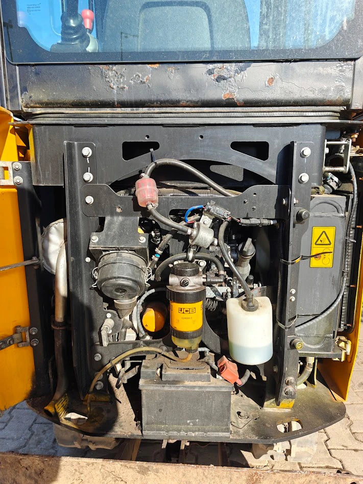 Багер JCB 15C-1 1500кг., снимка 12 - Индустриална техника - 53228818