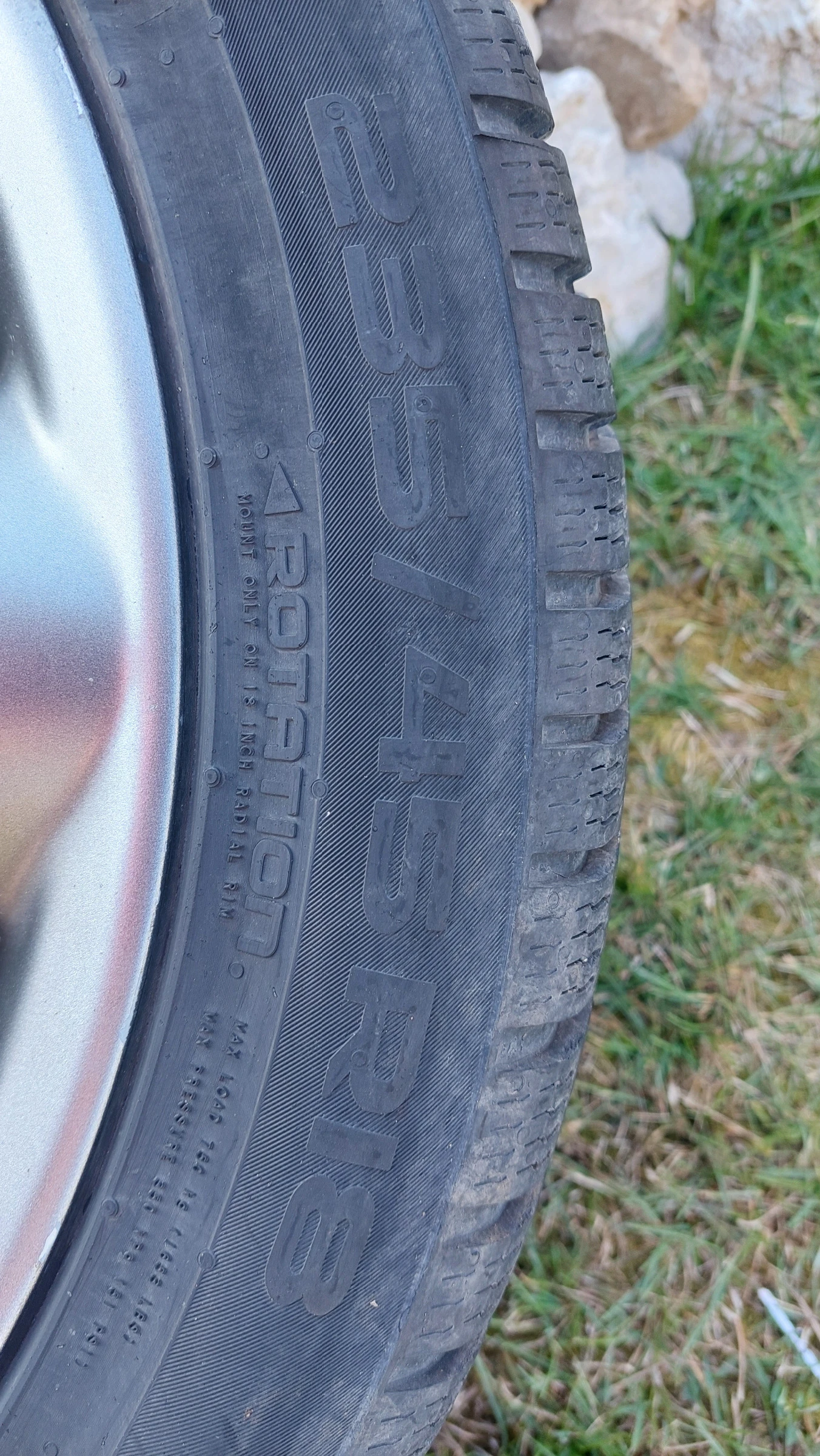 Гуми с джанти Nokian 235/45R18, снимка 2 - Гуми и джанти - 55967367