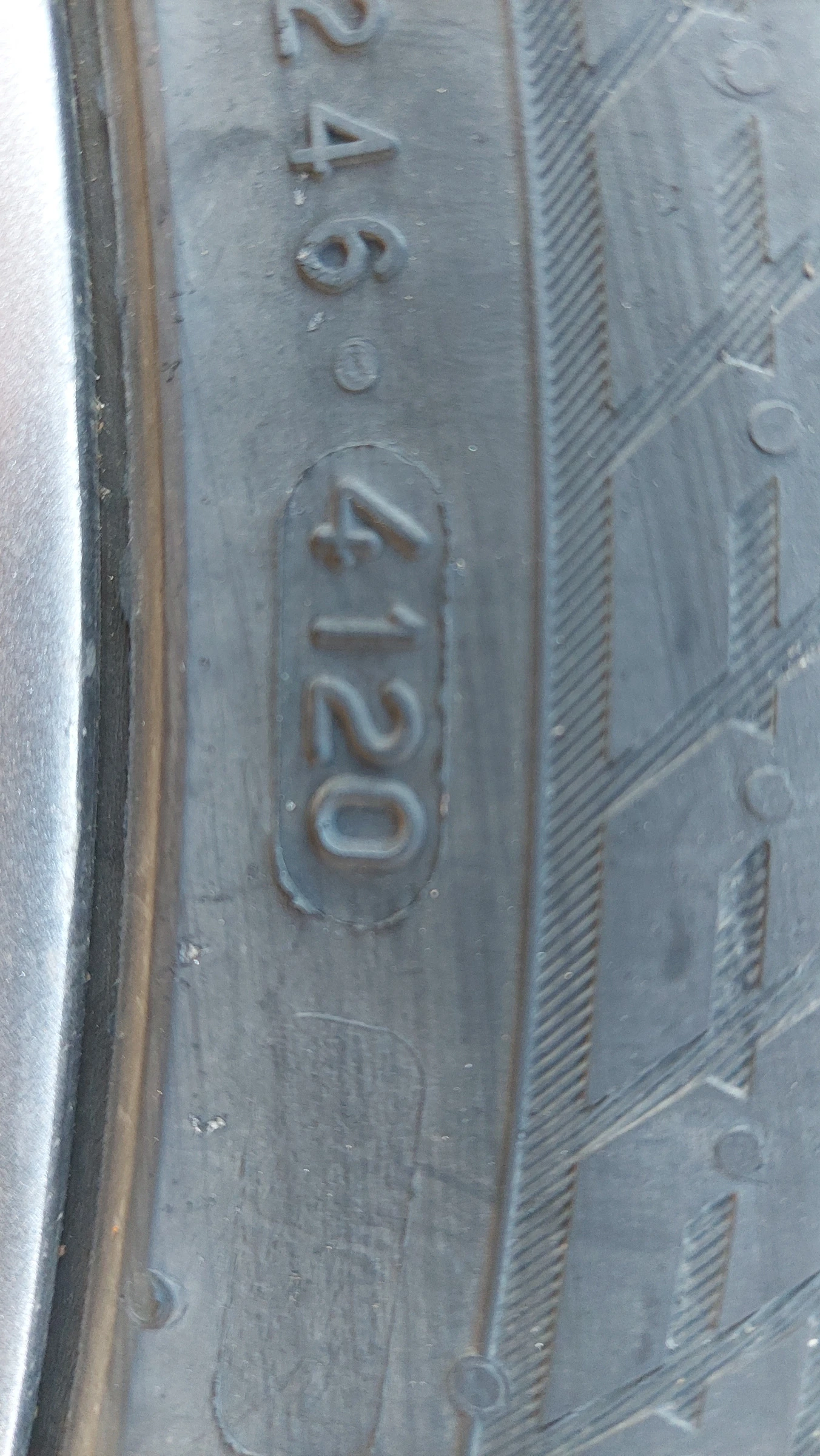 Гуми с джанти Nokian 235/45R18, снимка 3 - Гуми и джанти - 55967367