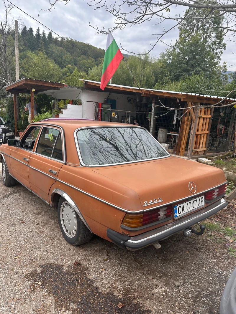 Mercedes-Benz 240, снимка 3 - Автомобили и джипове - 47380103