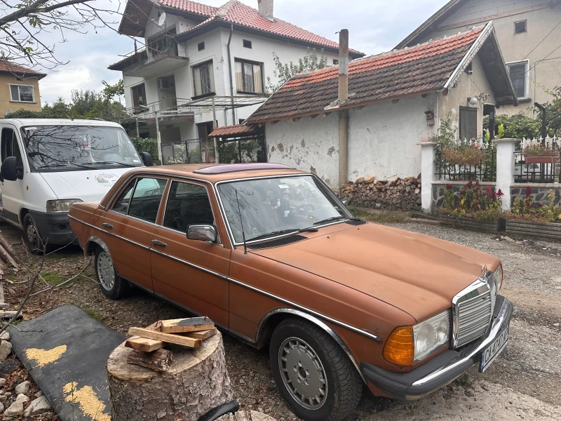 Mercedes-Benz 240, снимка 1 - Автомобили и джипове - 47380103