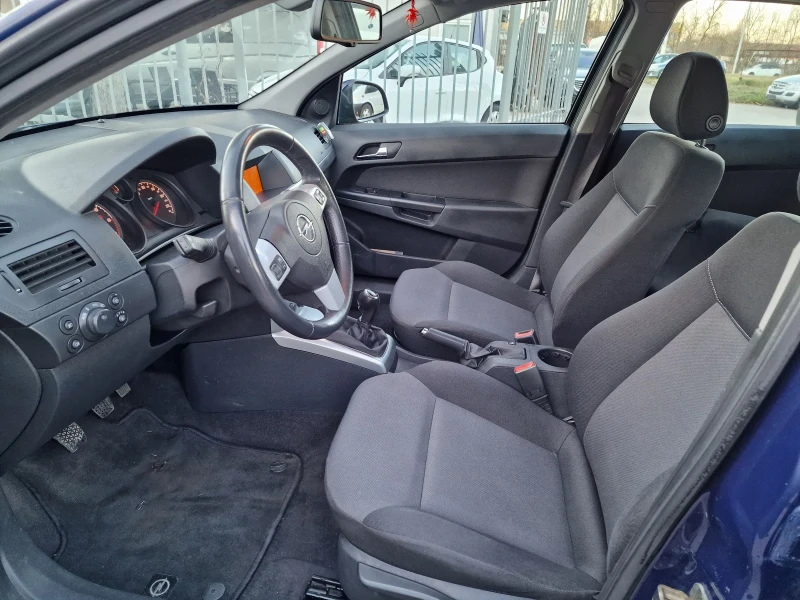 Opel Astra 1.7CDTI 110K.C., снимка 8 - Автомобили и джипове - 48131870