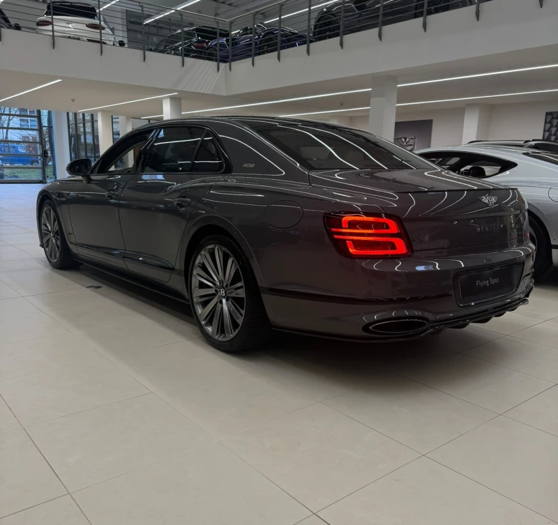 Bentley Flying Spur First Edition 4.0 V8 Plug-in Hybrid AW, снимка 3 - Автомобили и джипове - 48472958