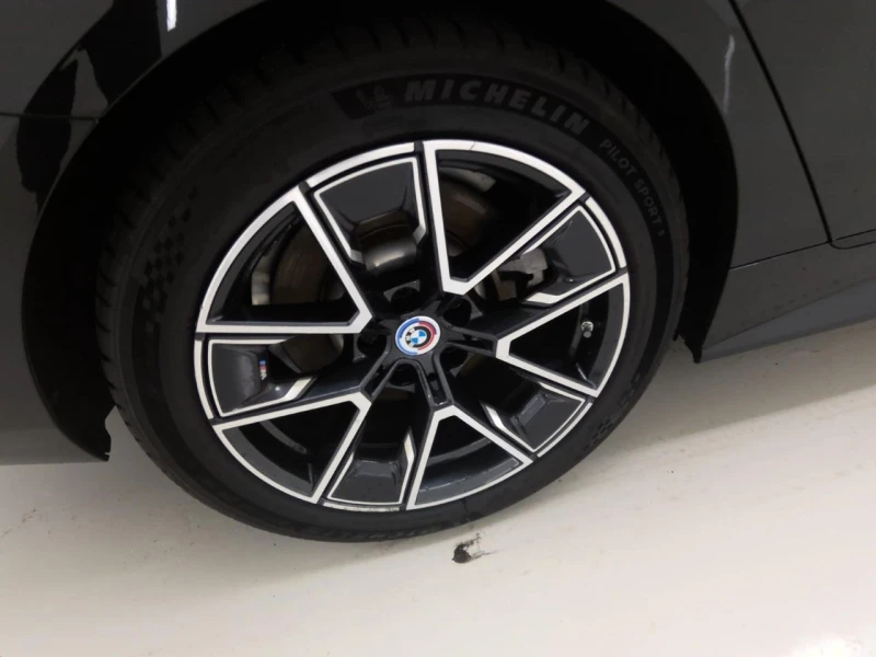 BMW i4 35 ТОП ОФЕРТА!, снимка 7 - Автомобили и джипове - 51987529