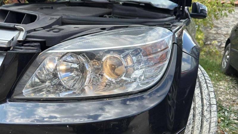 Mercedes-Benz C 200, снимка 8 - Автомобили и джипове - 52473094