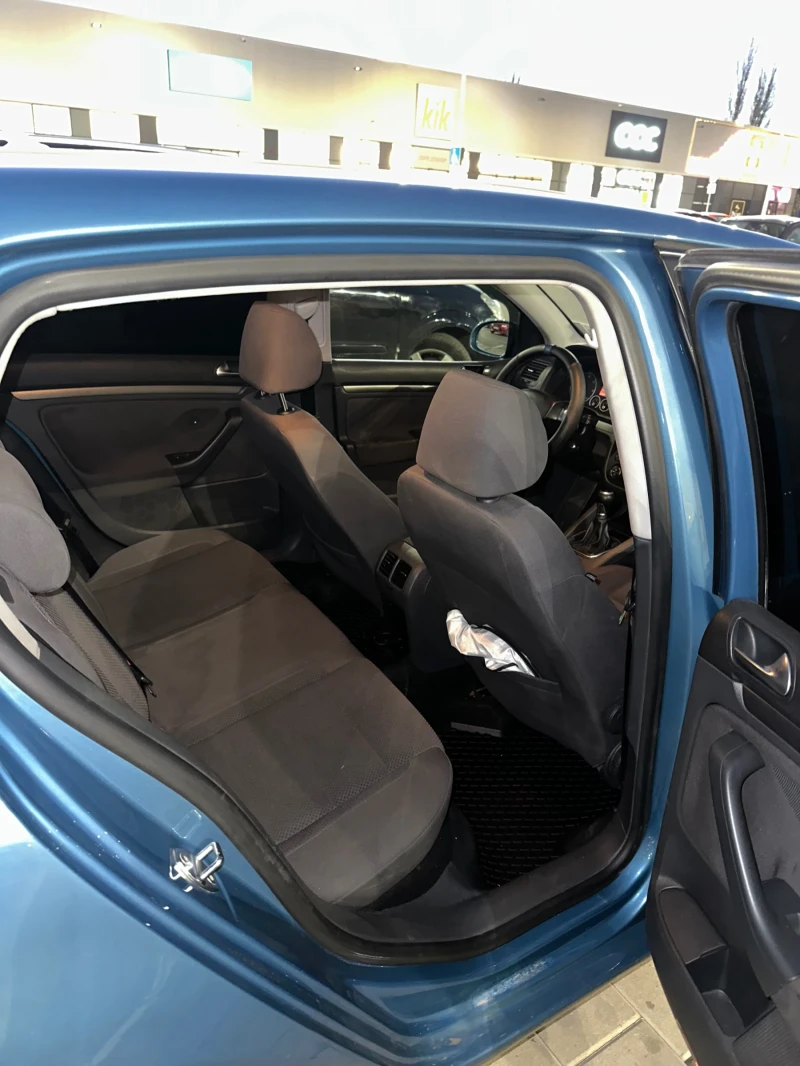 VW Golf, снимка 11 - Автомобили и джипове - 52338110