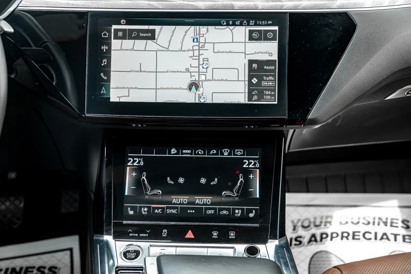 Audi E-Tron CARFAX* АВТОФИНАНСИРАНЕ* БЕЗ ПЪРВОНАЧАЛНА ВНОСКА* , снимка 12 - Автомобили и джипове - 52900146