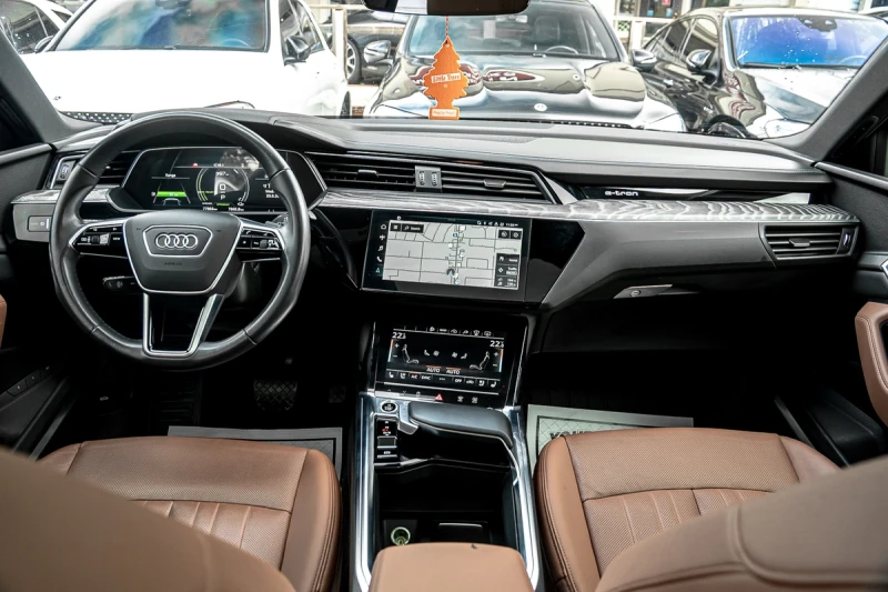 Audi E-Tron CARFAX* АВТОФИНАНСИРАНЕ* БЕЗ ПЪРВОНАЧАЛНА ВНОСКА* , снимка 11 - Автомобили и джипове - 52900146