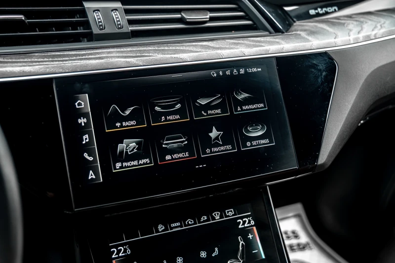 Audi E-Tron CARFAX* АВТОФИНАНСИРАНЕ* БЕЗ ПЪРВОНАЧАЛНА ВНОСКА* , снимка 16 - Автомобили и джипове - 52900146