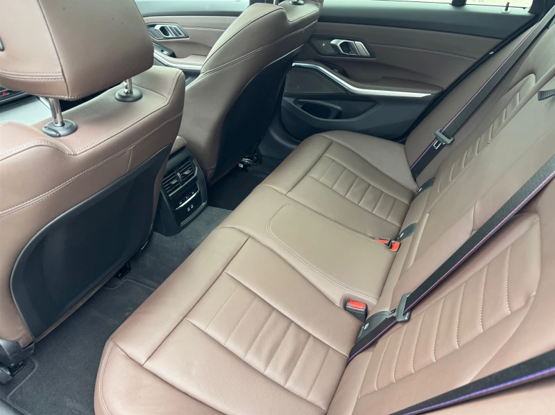 BMW 330 e xDrive Touring, снимка 14 - Автомобили и джипове - 52928189