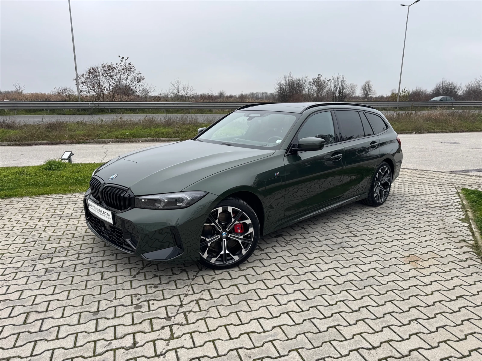 BMW 330 e xDrive Touring, снимка 1