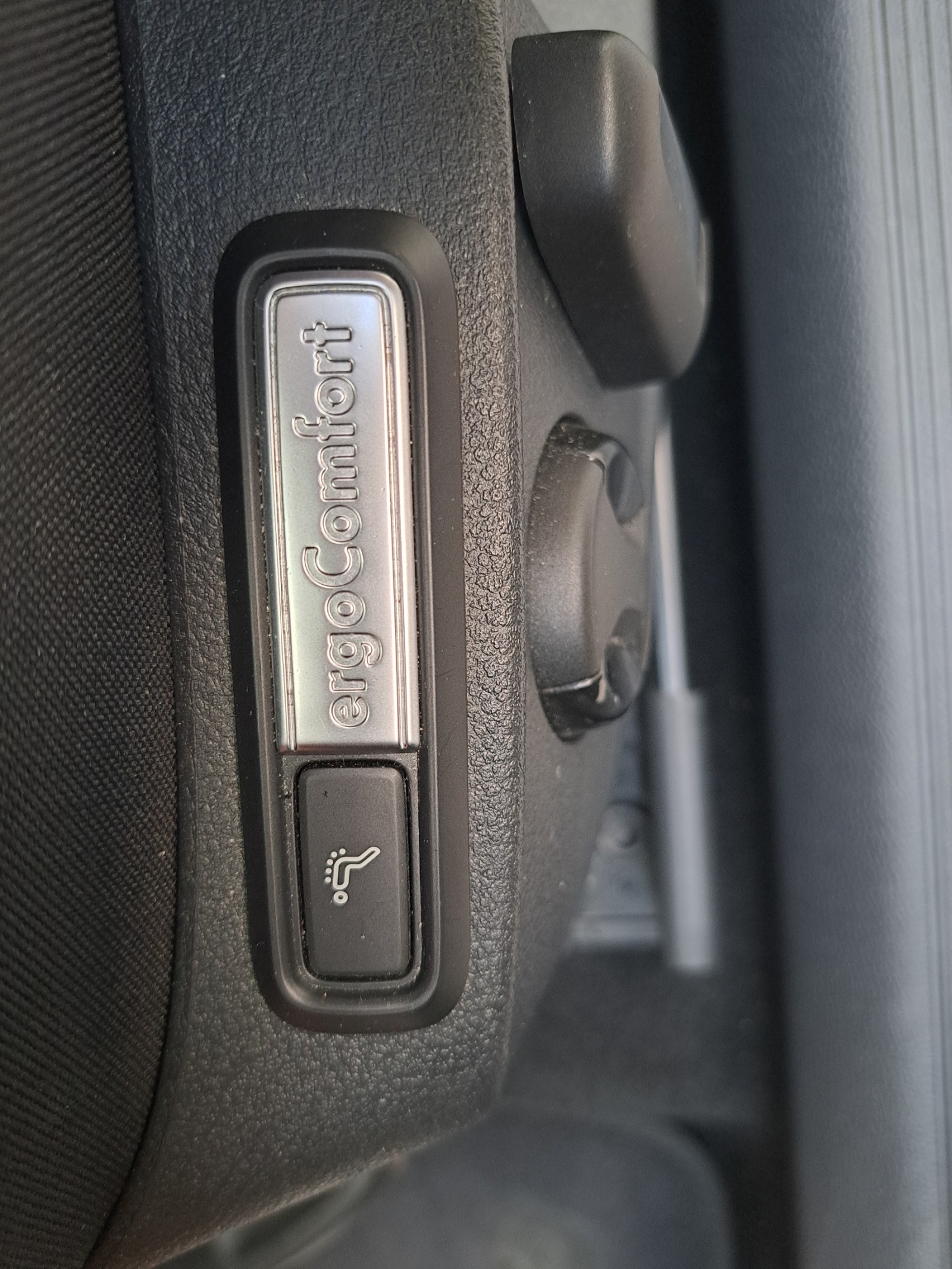 VW Passat Business 2.0 TDI 190 k.c. - изображение 10