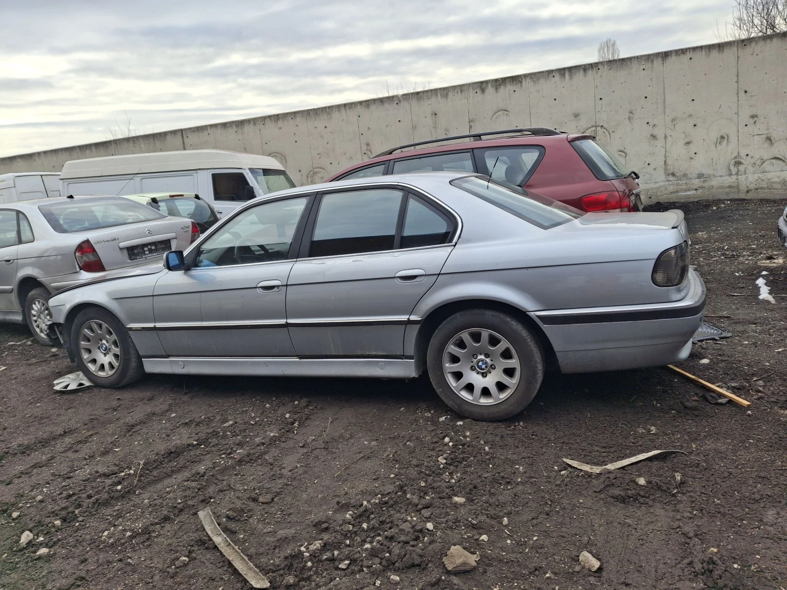 BMW 725  - изображение 3