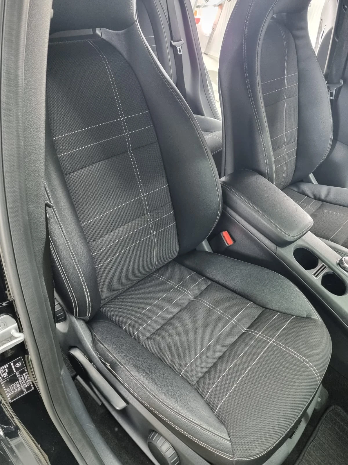 Mercedes-Benz A 200 AMG LINE 4 MATIC - изображение 8