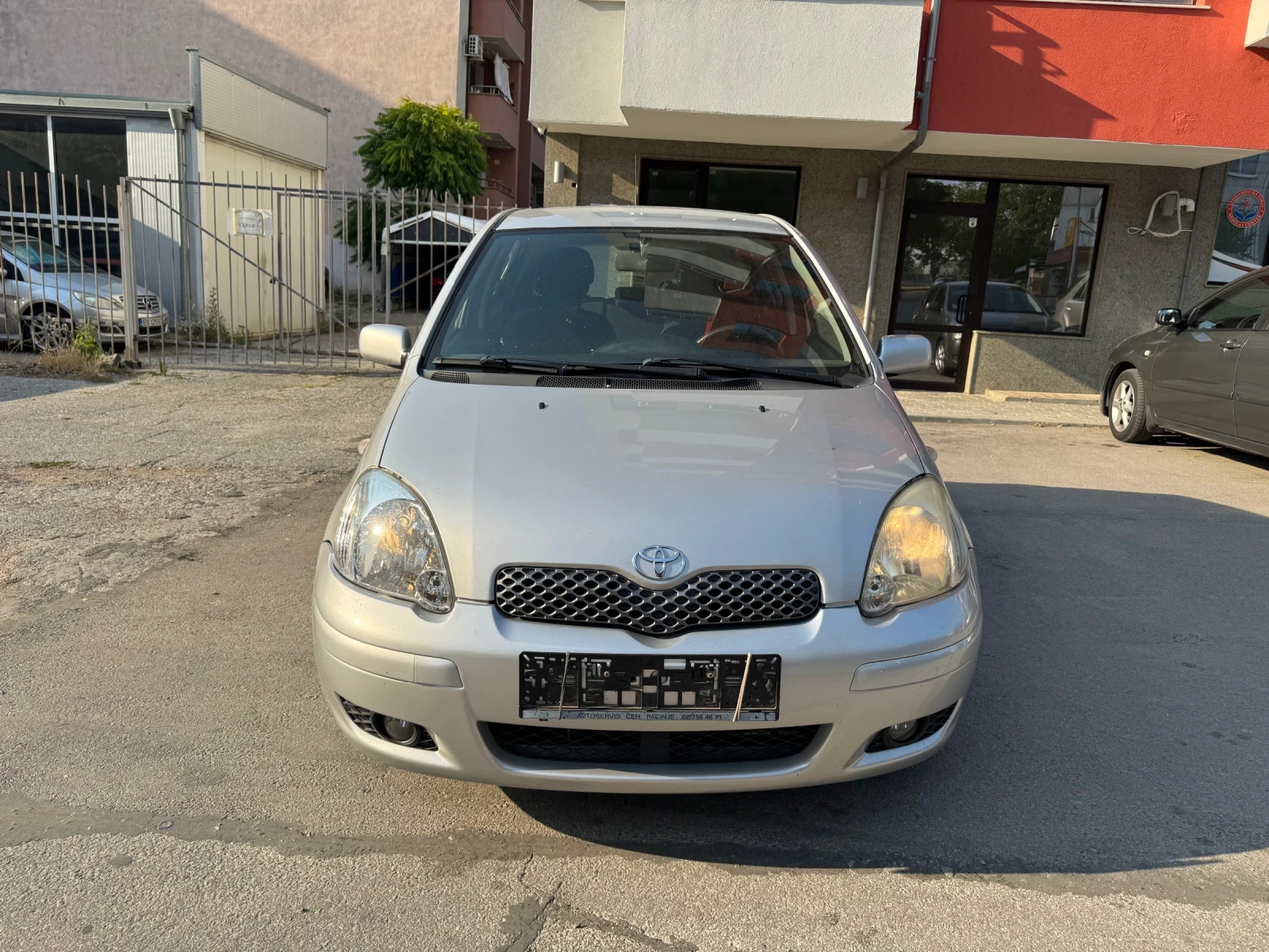 Toyota Yaris 1.3 87кс Facelift - изображение 3