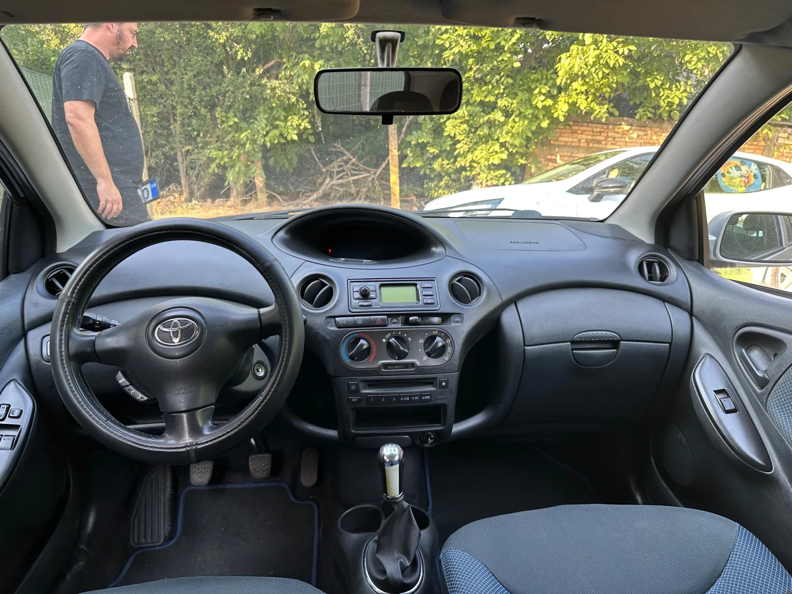 Toyota Yaris 1.3 87кс Facelift - изображение 8