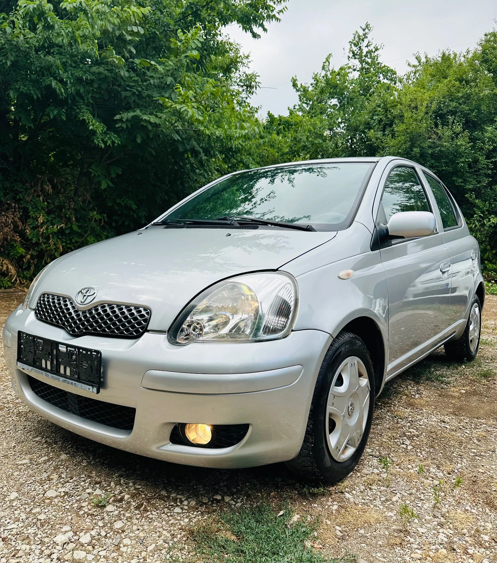 Toyota Yaris 1.3 87кс Facelift - изображение 2