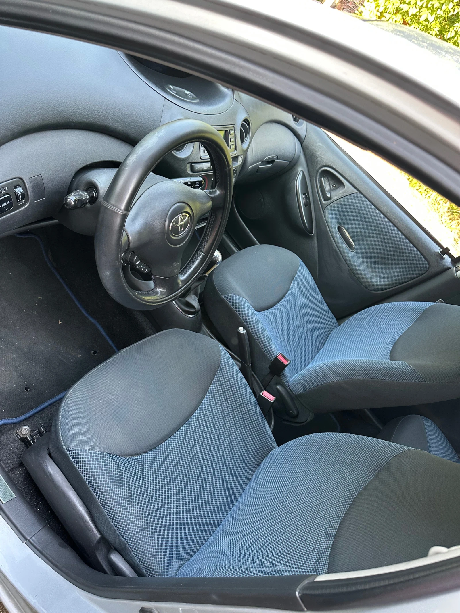 Toyota Yaris 1.3 87кс Facelift - изображение 9