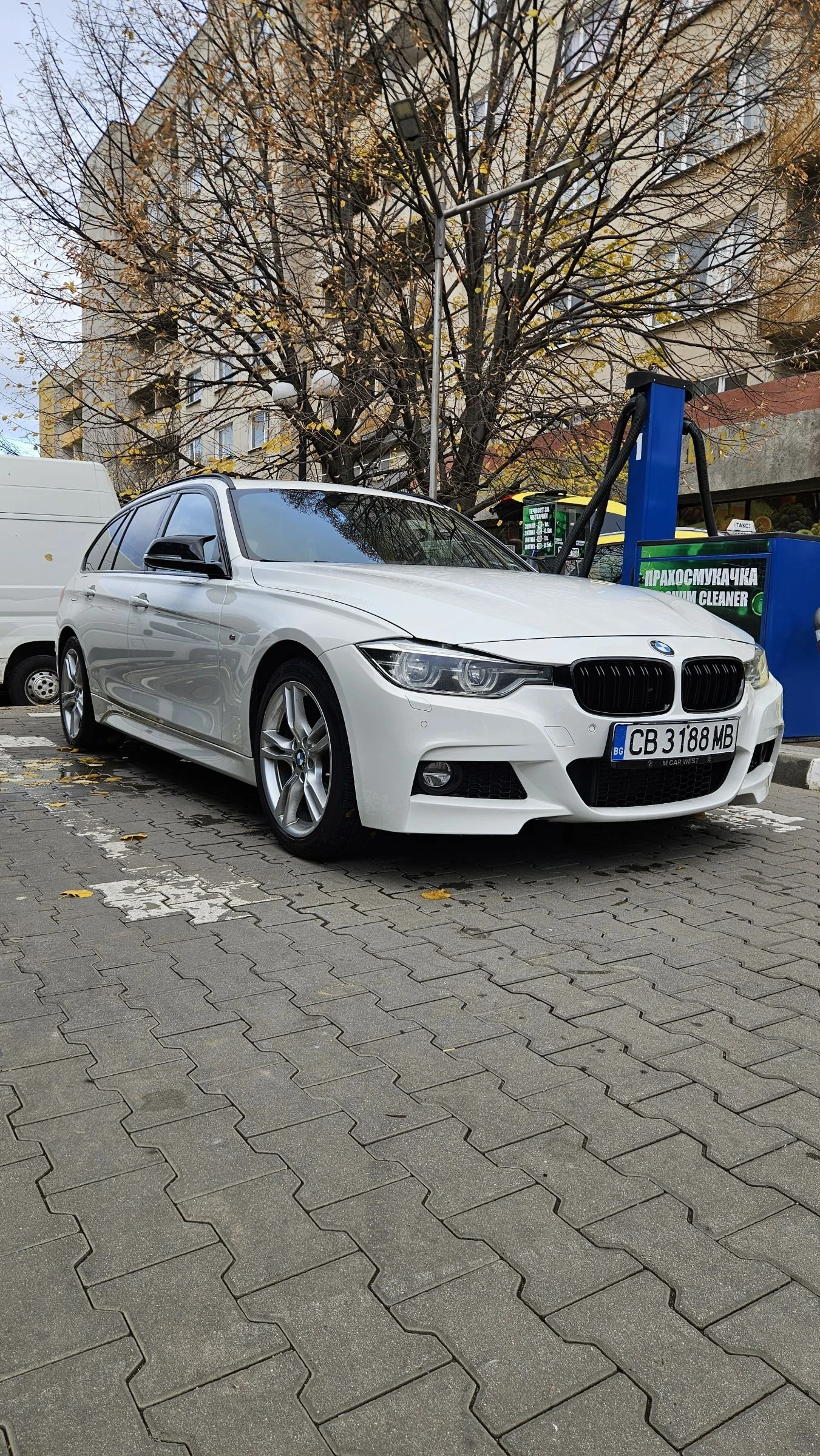 BMW 320 BMW 320d xDrive M-pack - изображение 2