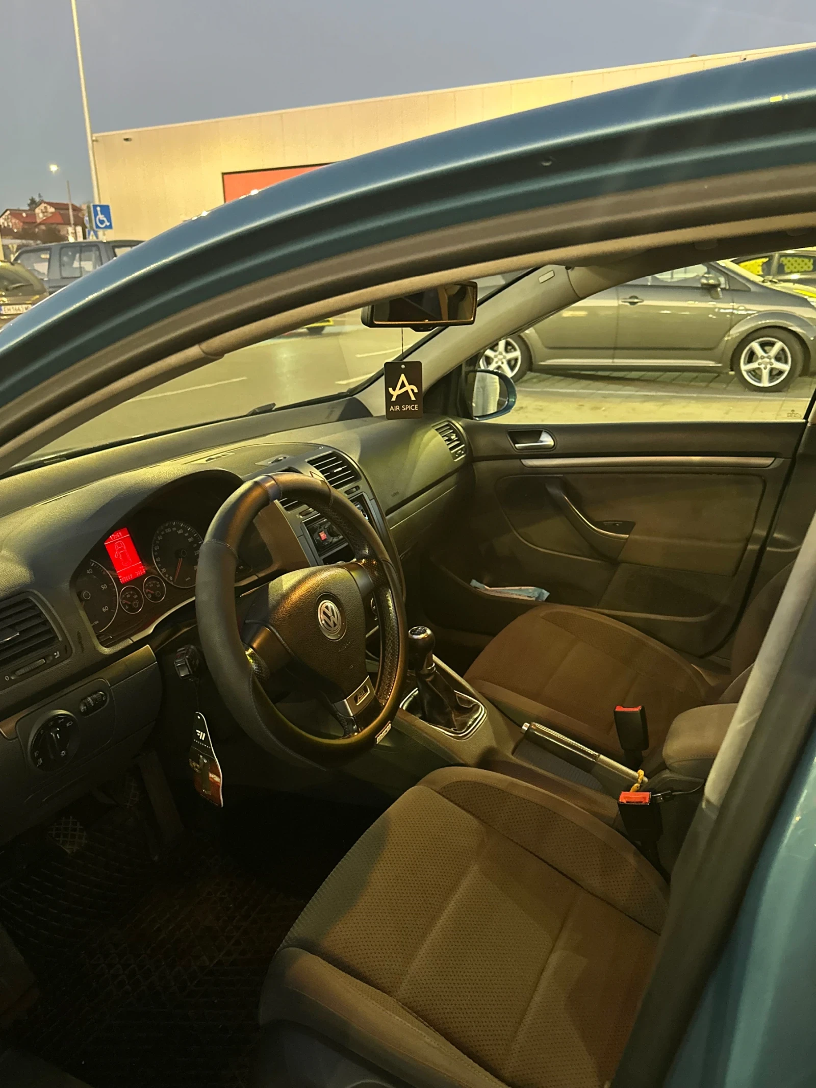 VW Golf  - изображение 10
