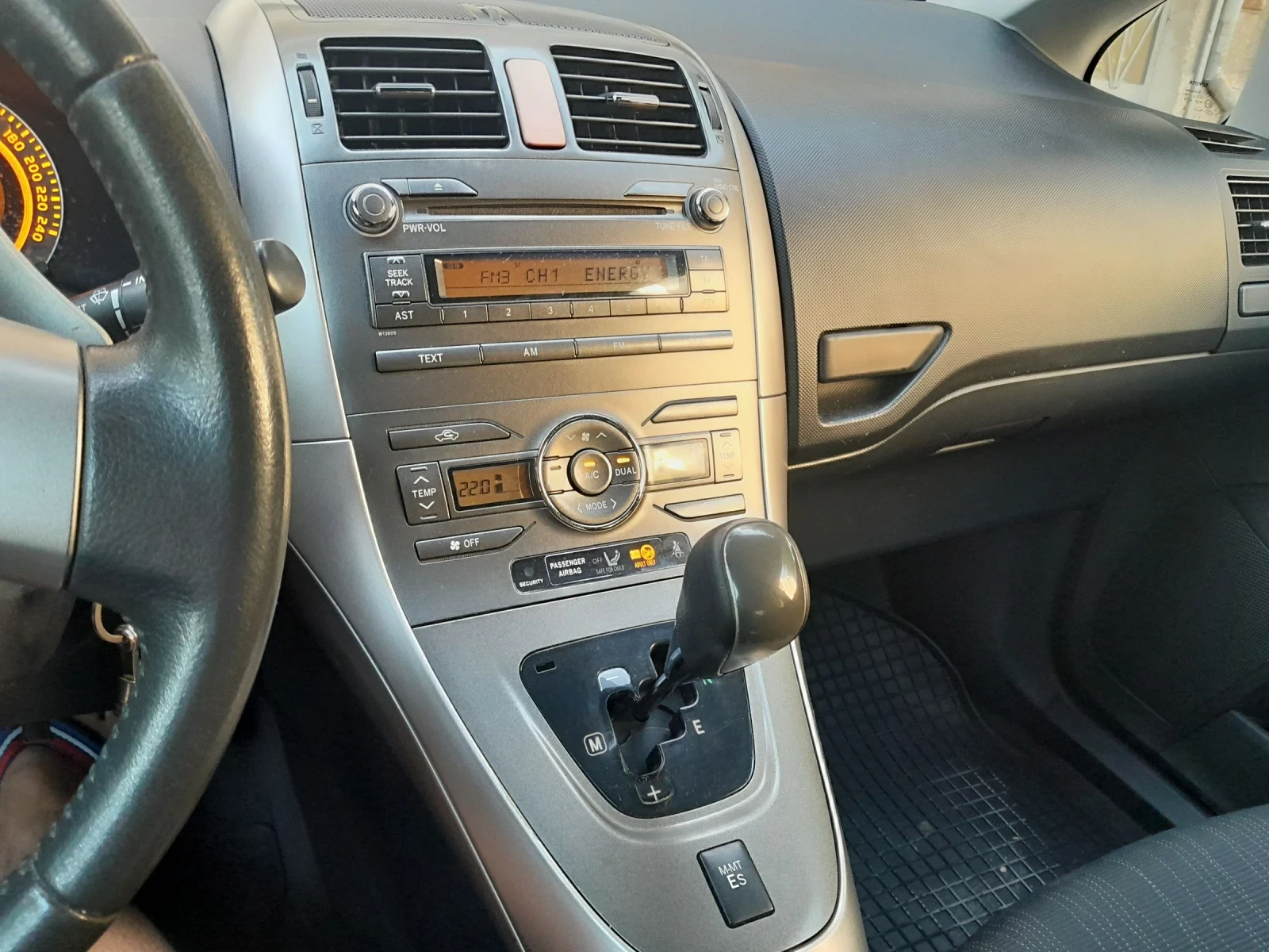 Toyota Auris 1.6 - изображение 9