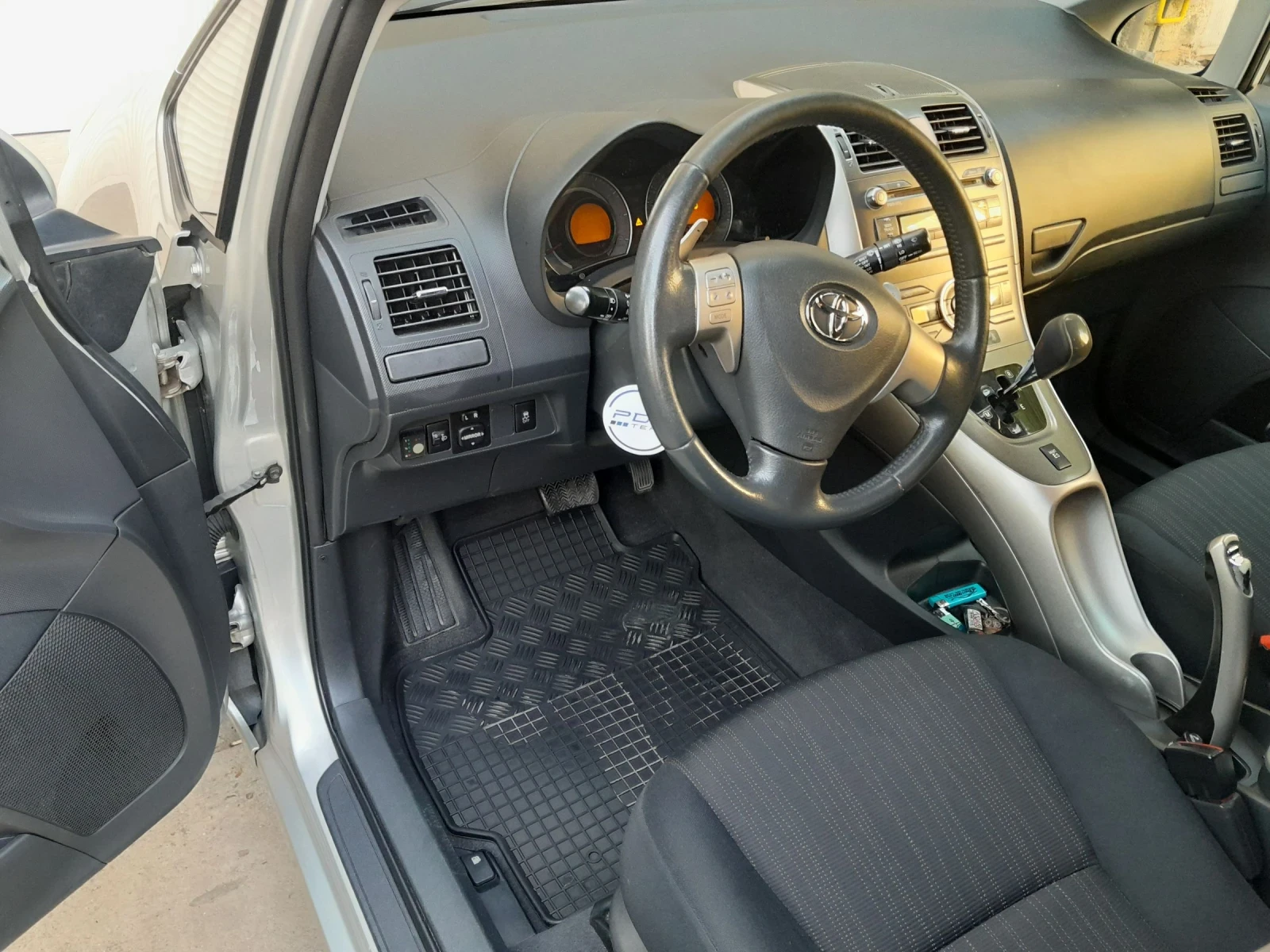 Toyota Auris 1.6 - изображение 7
