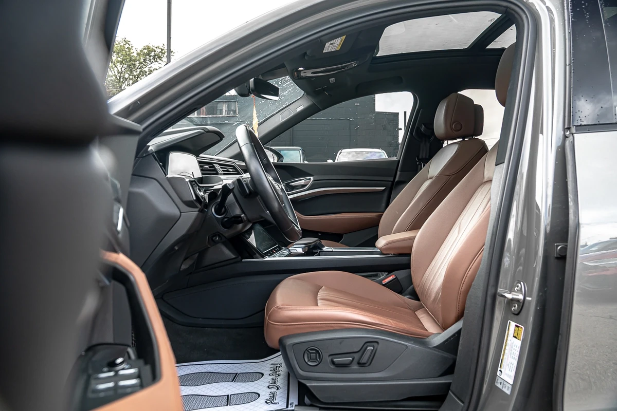 Audi E-Tron CARFAX* АВТОФИНАНСИРАНЕ* БЕЗ ПЪРВОНАЧАЛНА ВНОСКА*  - изображение 7