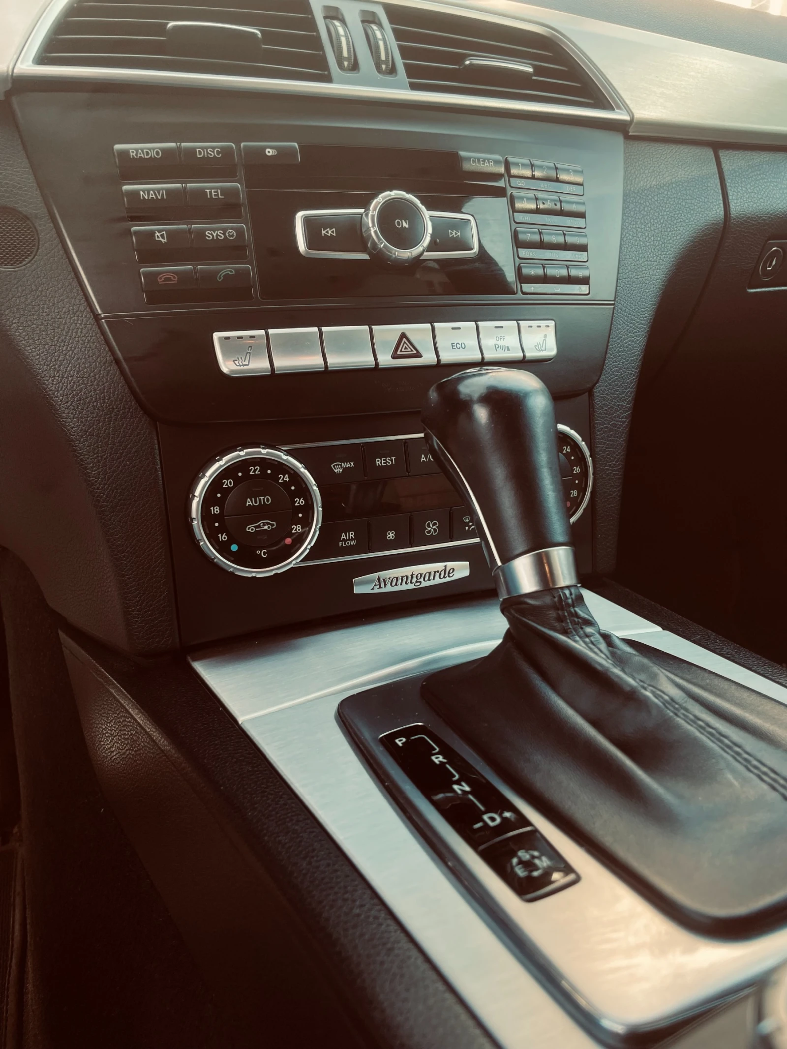 Mercedes-Benz C 250 AMG Line, снимка 8 - Автомобили и джипове - 53841981