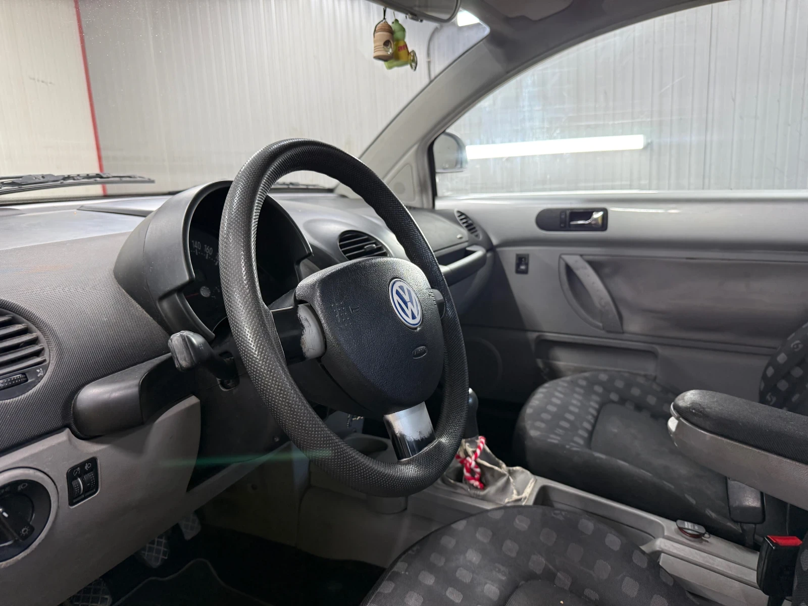 VW New beetle 1.9 TDI 90 к. с., снимка 13 - Автомобили и джипове - 53850002