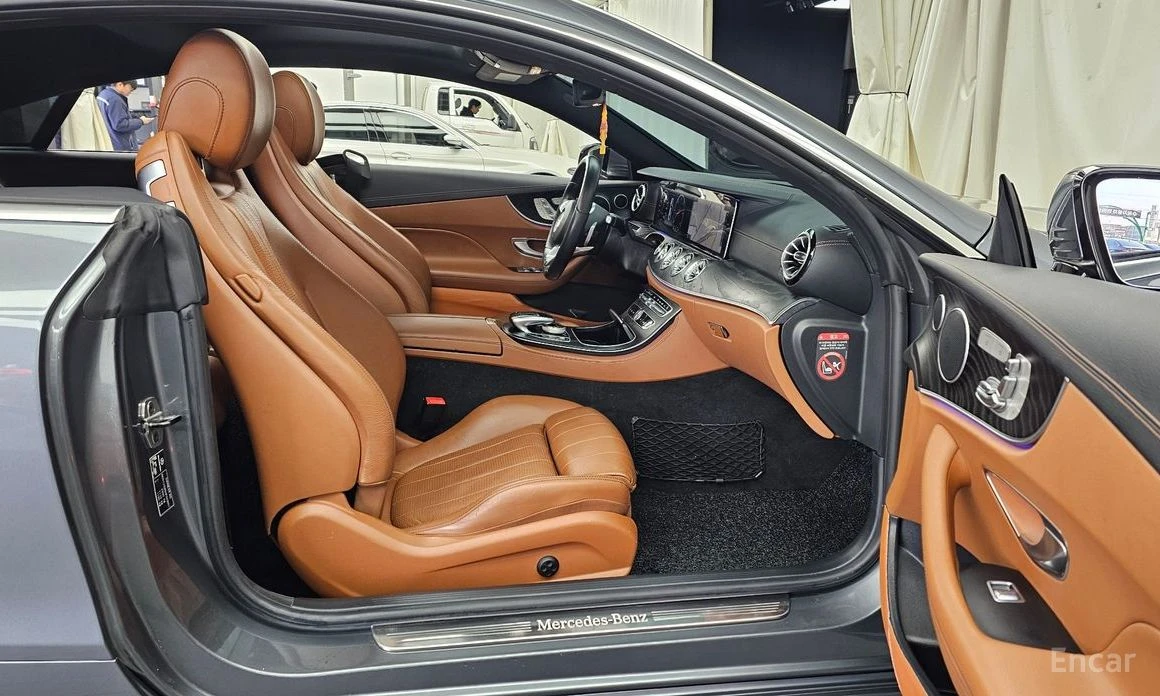 Mercedes-Benz E 220 COUPE* AMG PACK* HEAD-UP* DIGITAL* ОБДУХВАНЕ* , снимка 7 - Автомобили и джипове - 54108045