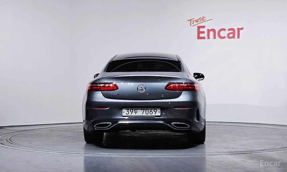 Mercedes-Benz E 220 COUPE* AMG PACK* HEAD-UP* DIGITAL* ОБДУХВАНЕ* , снимка 4 - Автомобили и джипове - 54108045