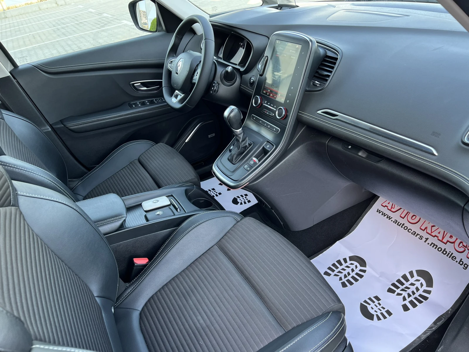 Renault Grand scenic, снимка 12 - Автомобили и джипове - 54226927