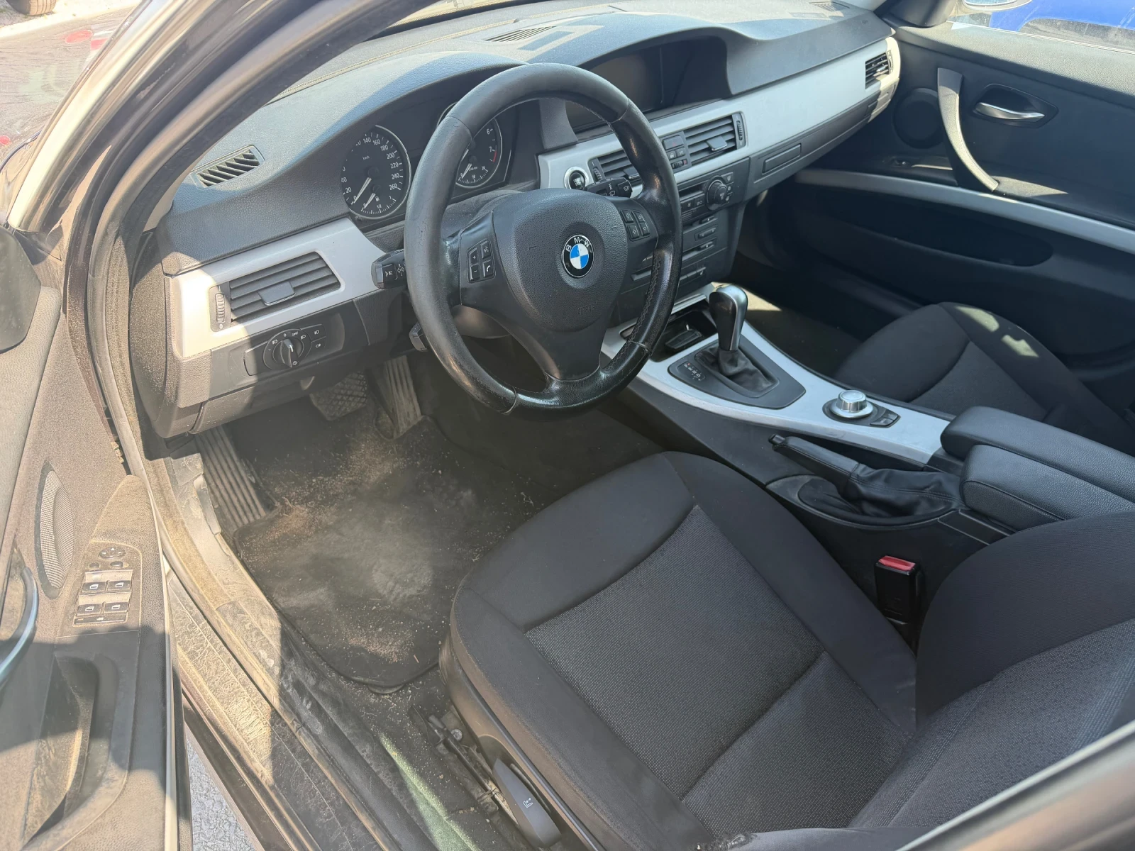 BMW 325 2.0/218кс Ксенон Автоматик Нави, снимка 7 - Автомобили и джипове - 54345573