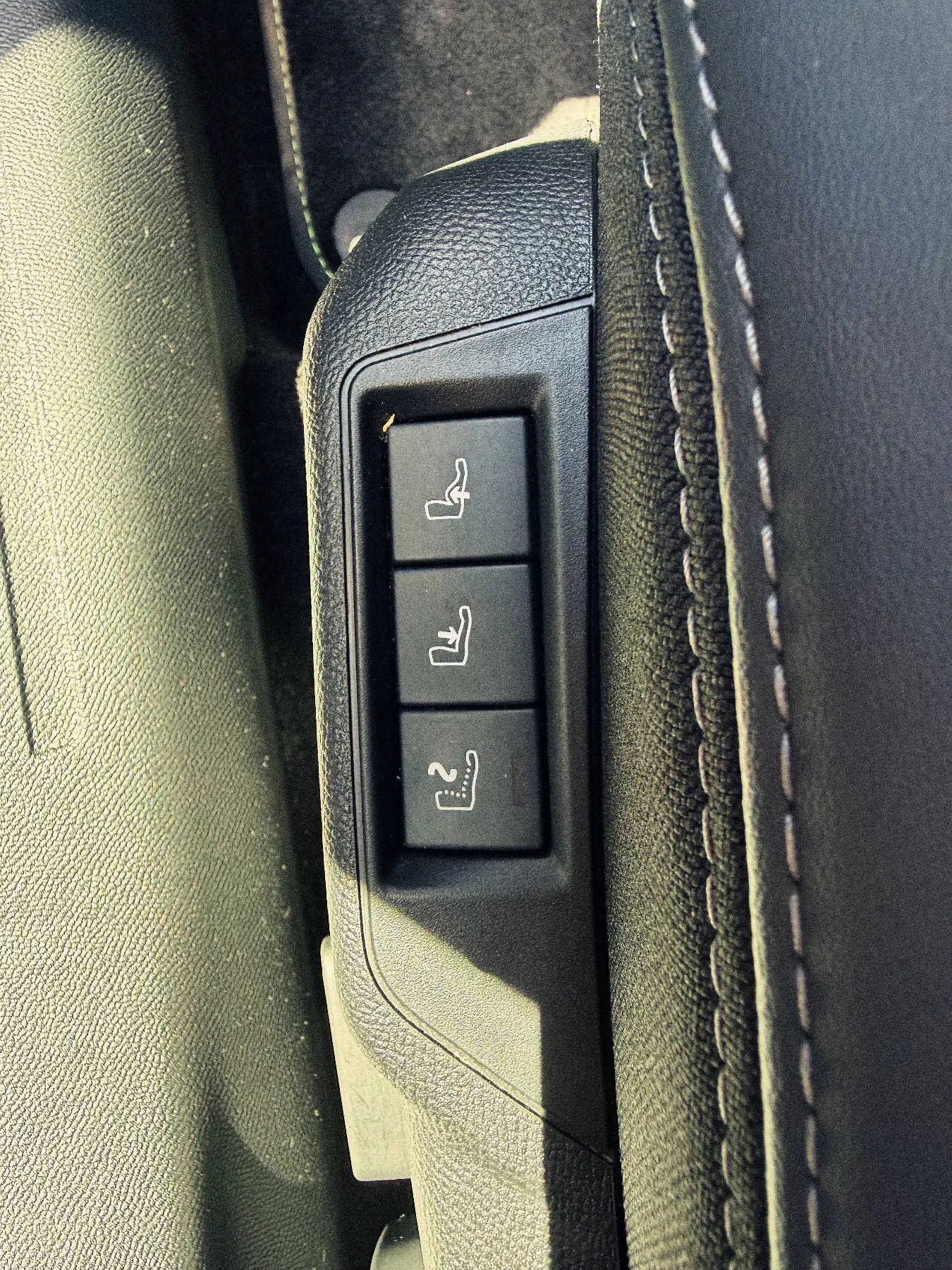 Peugeot 2008 GT, снимка 9 - Автомобили и джипове - 54542675