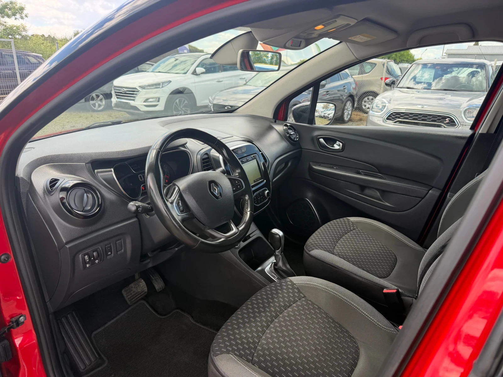 Renault Captur 1.33 ШВЕЙЦАРИЯ 88000 км., снимка 12 - Автомобили и джипове - 54711018